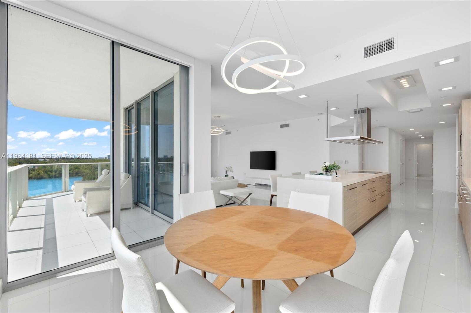 17111 Biscayne Blvd # 1110