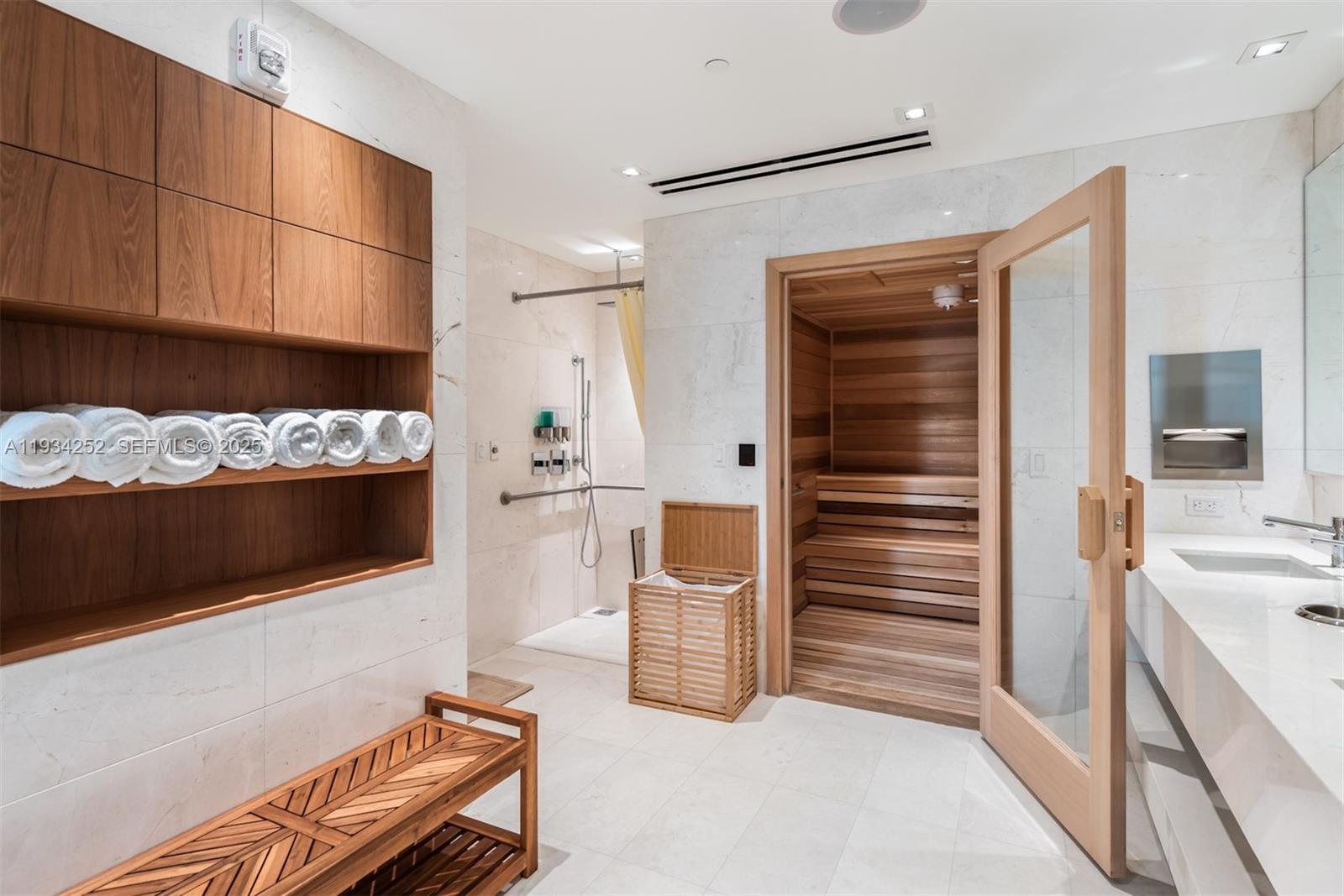 1643 Brickell Ave # 2304