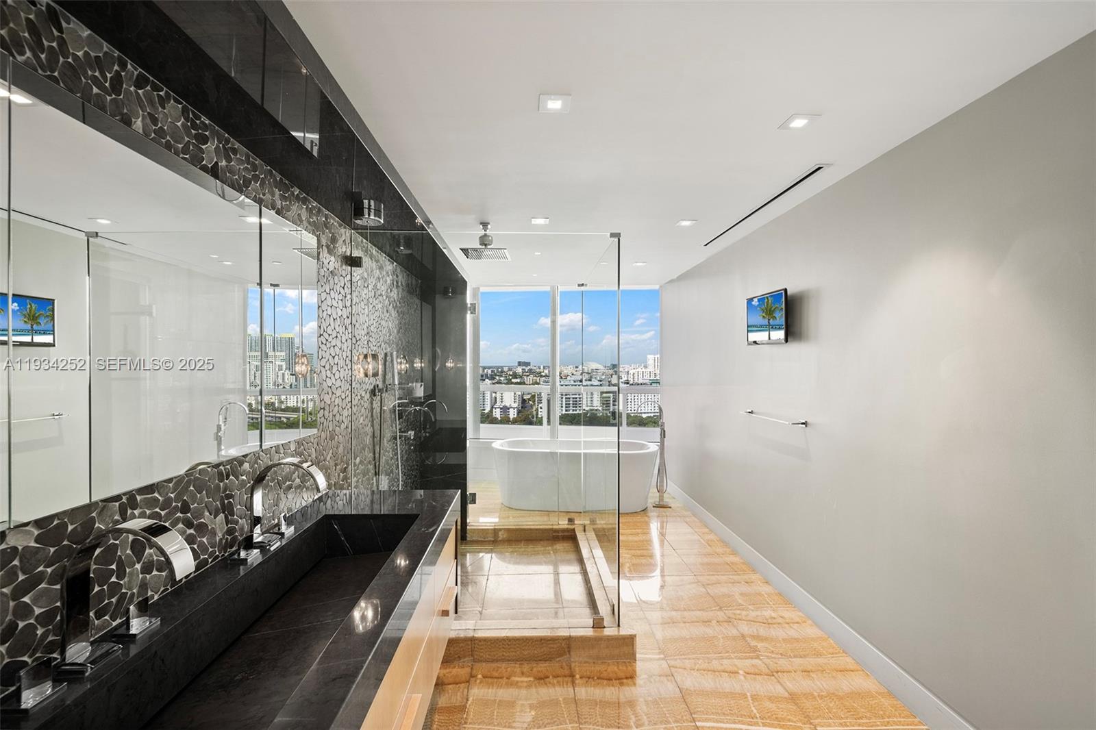 1643 Brickell Ave # 2304