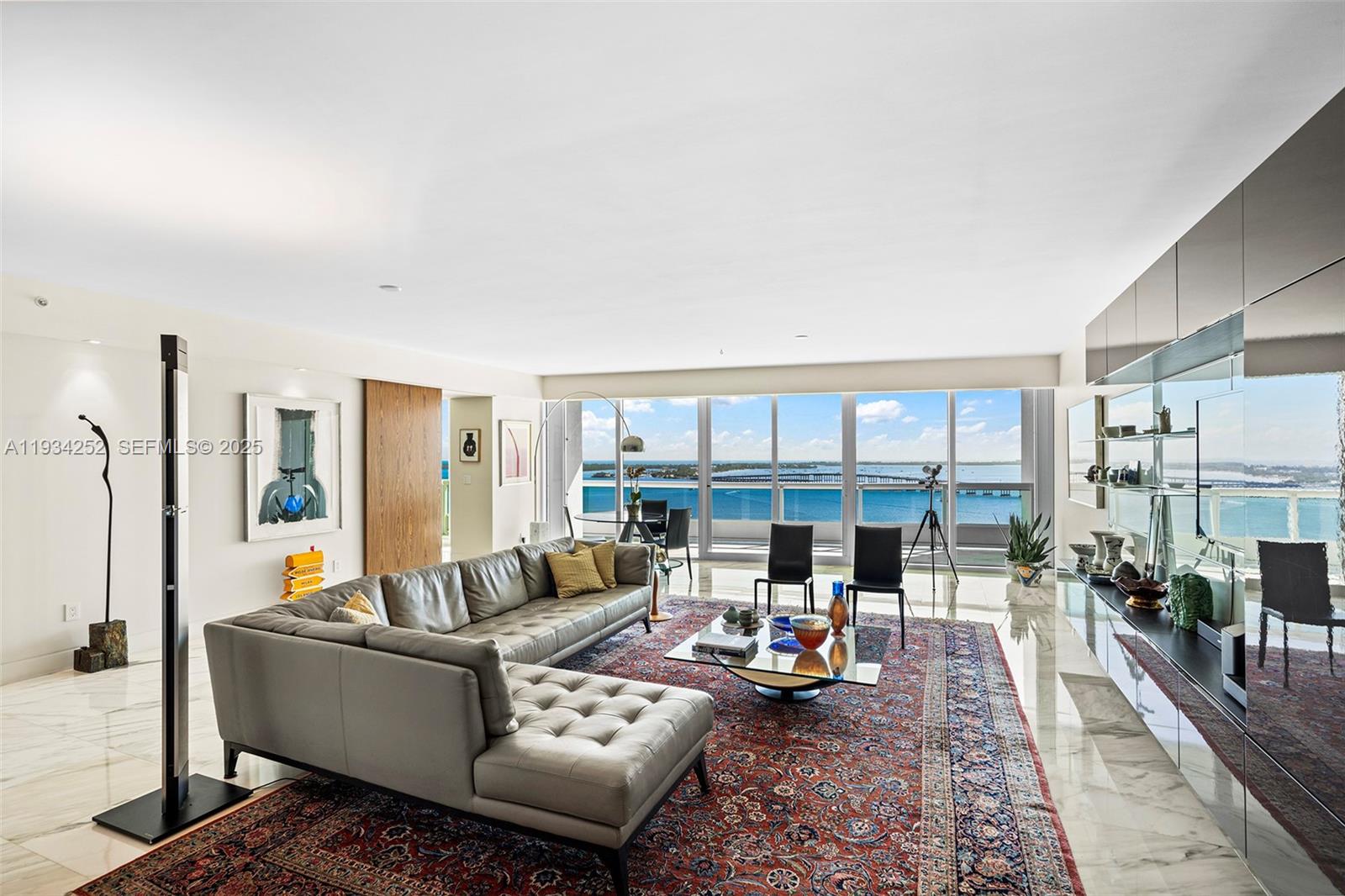 1643 Brickell Ave # 2304