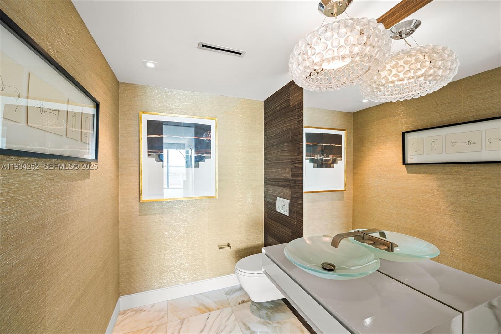 1643 Brickell Ave # 2304