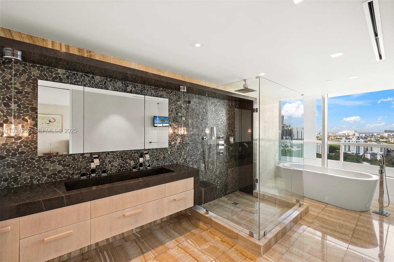 1643 Brickell Ave # 2304