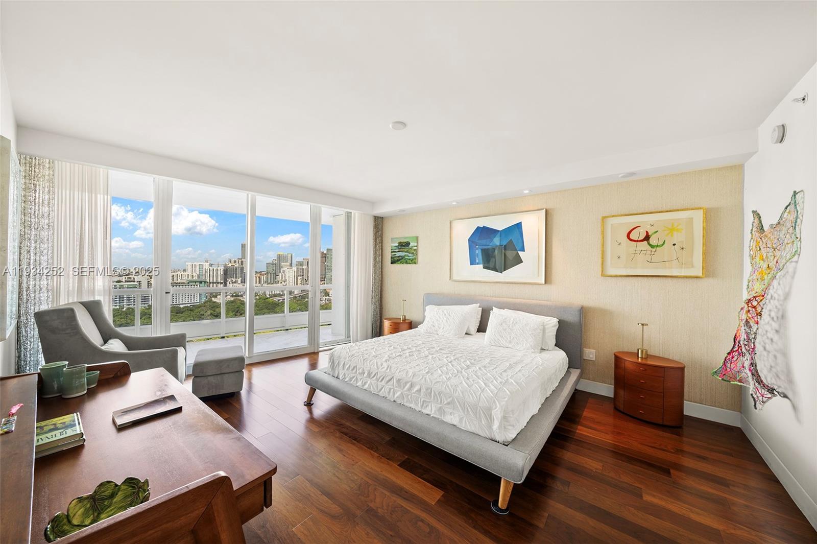 1643 Brickell Ave # 2304