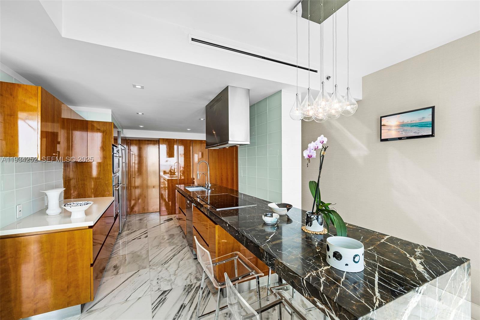 1643 Brickell Ave # 2304