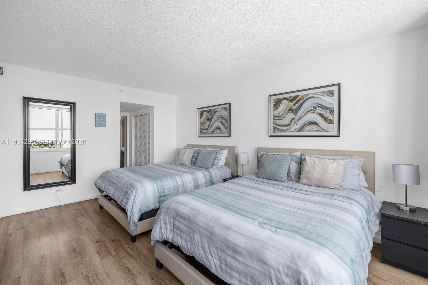 5601 Collins Ave # 1019