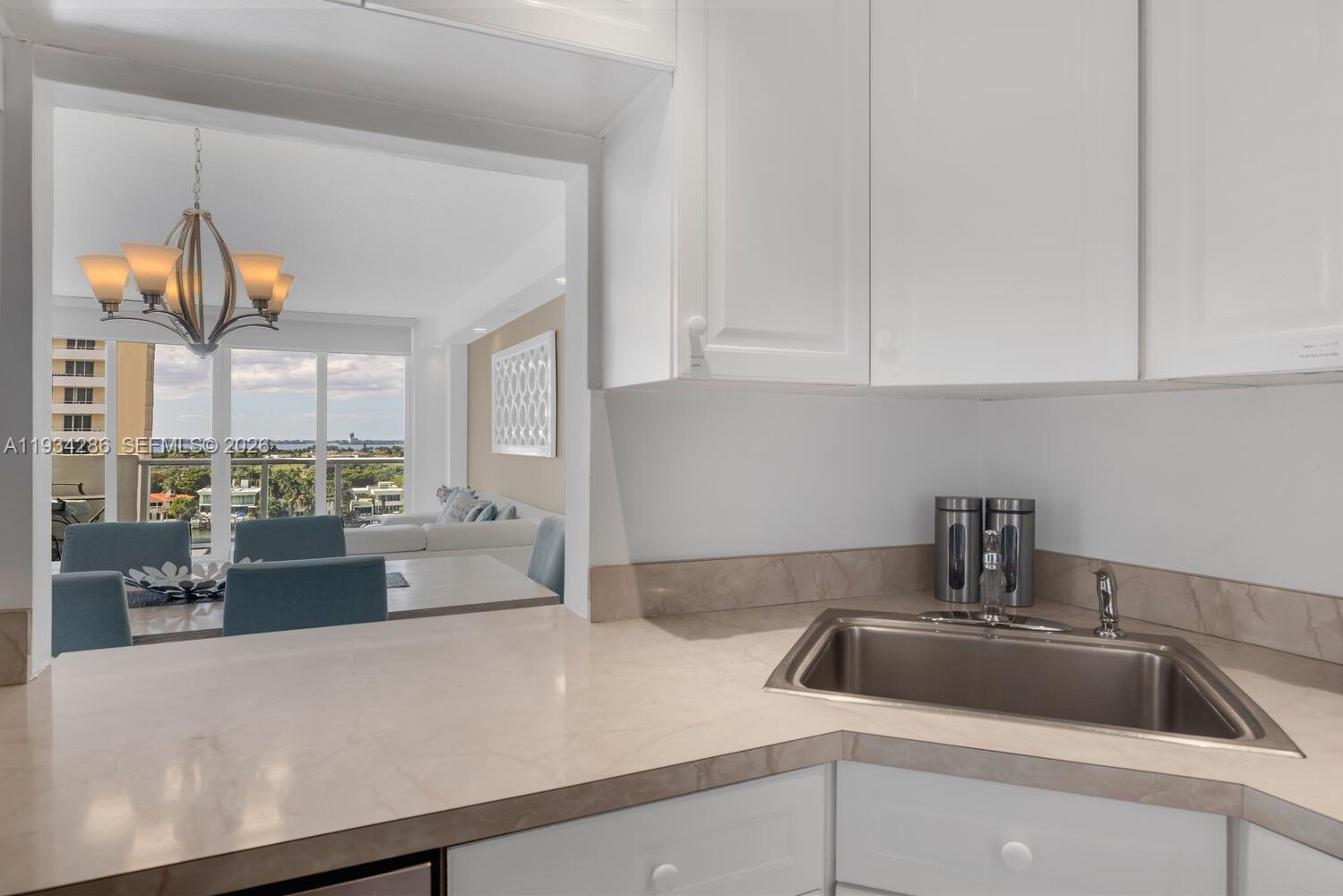 5601 Collins Ave # 1019