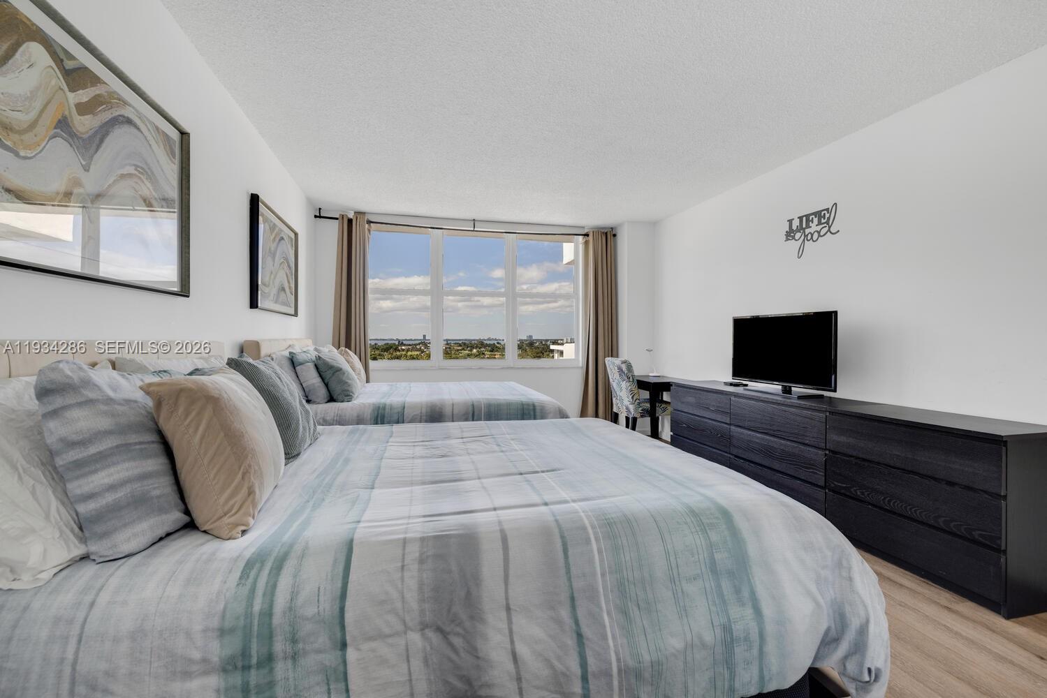 5601 Collins Ave # 1019