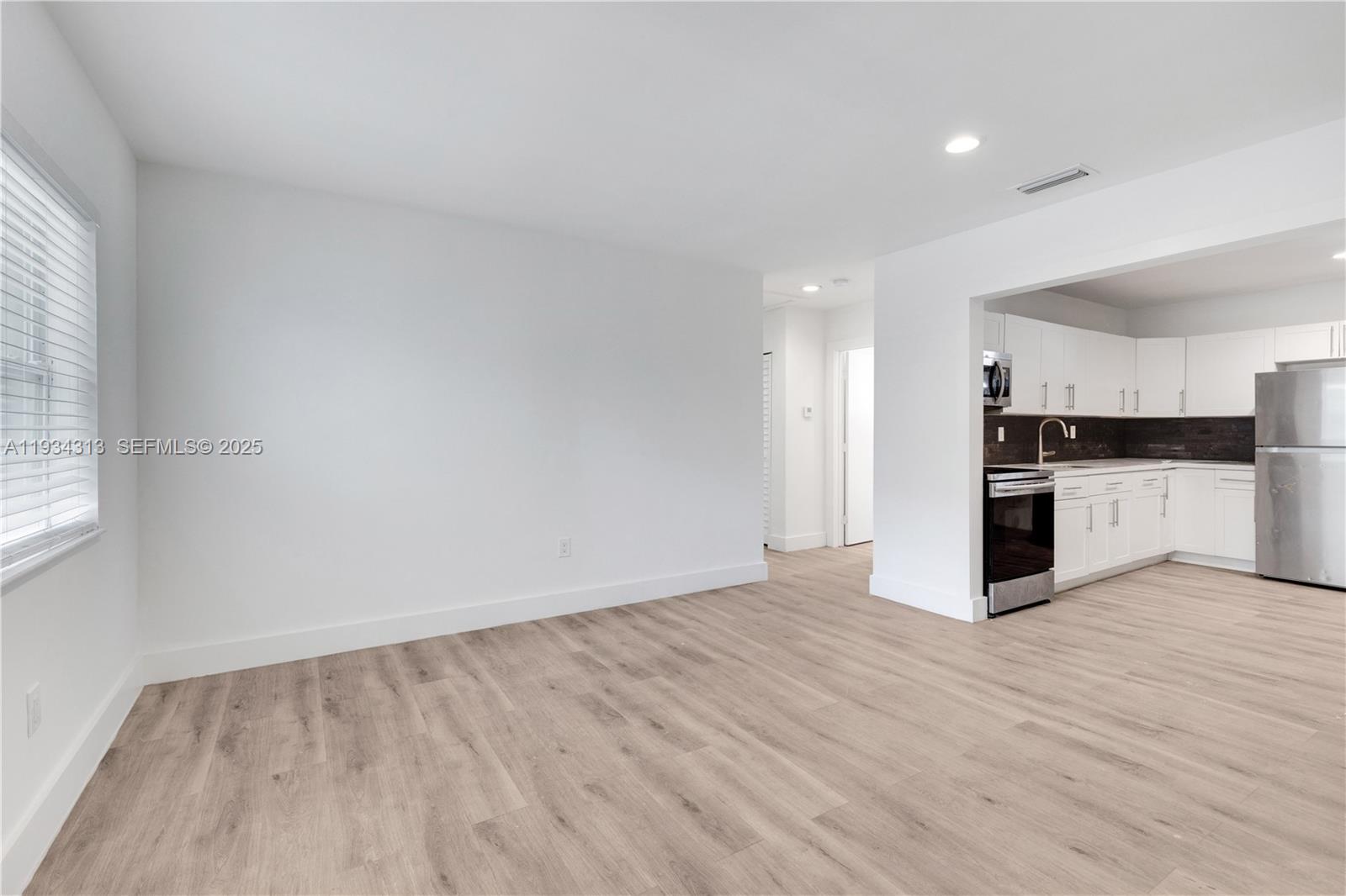 2512 NE 182nd Ter # 1