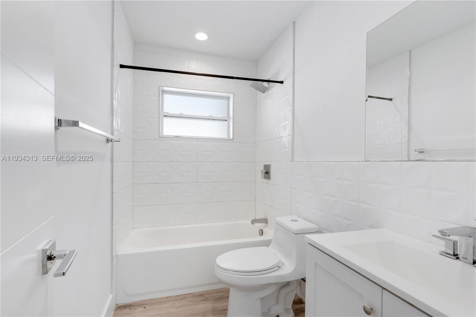 2512 NE 182nd Ter # 1