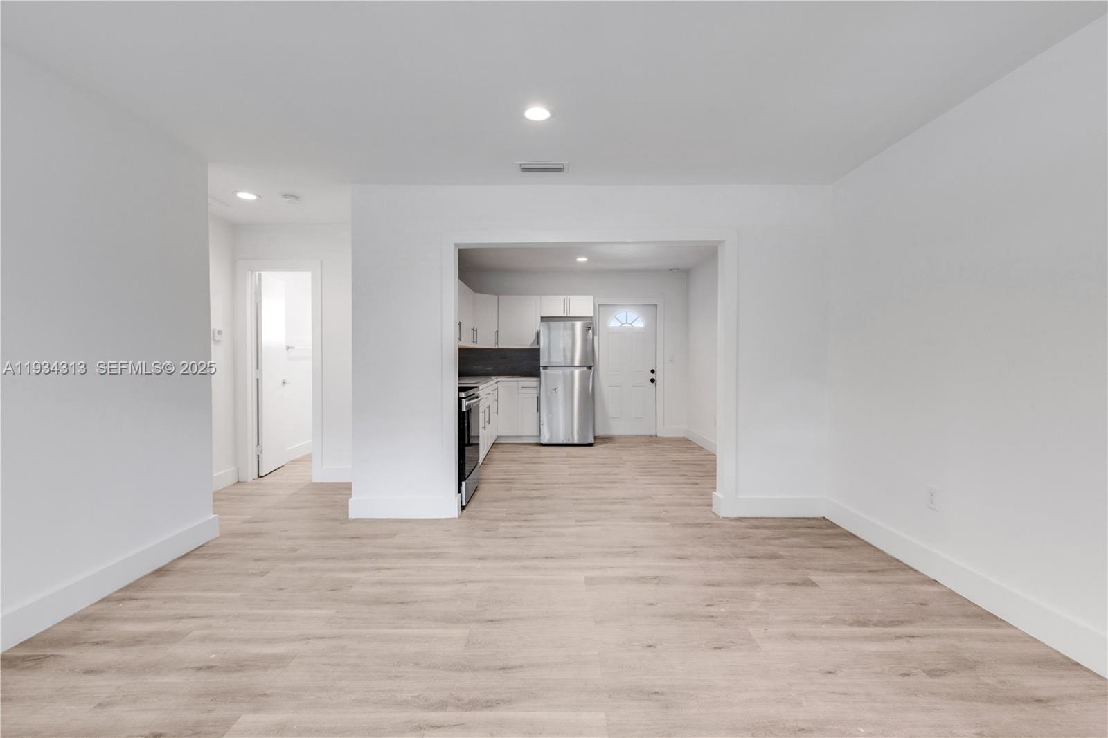 2512 NE 182nd Ter # 1