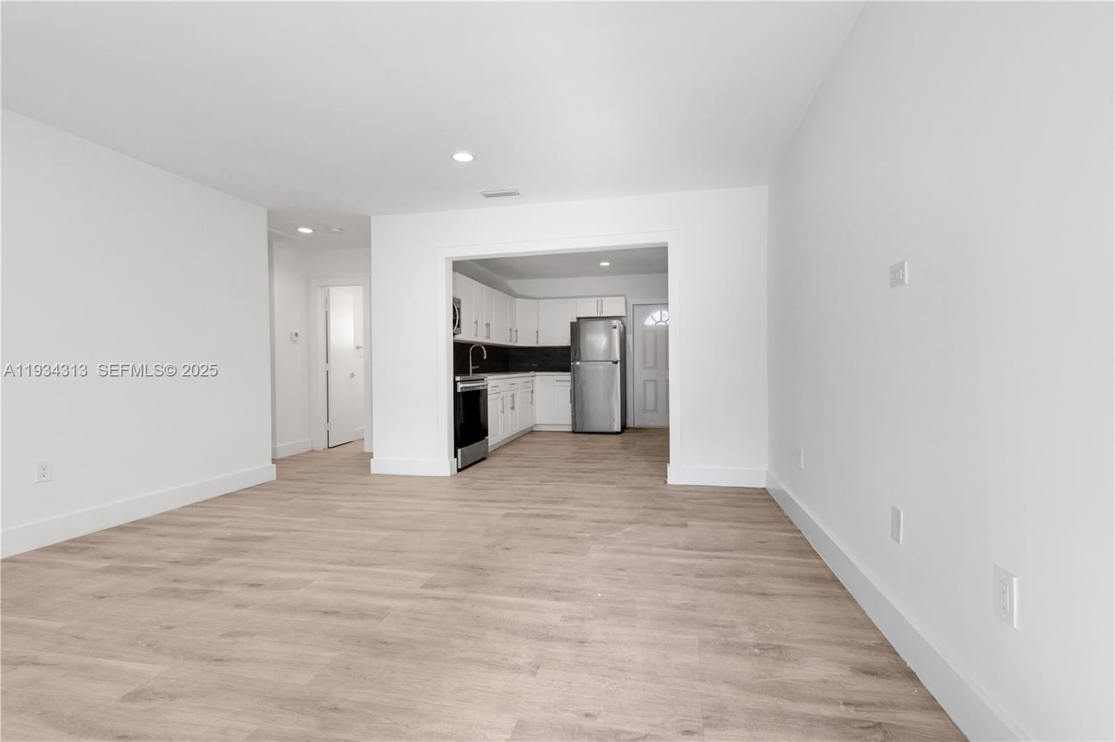 2512 NE 182nd Ter # 1