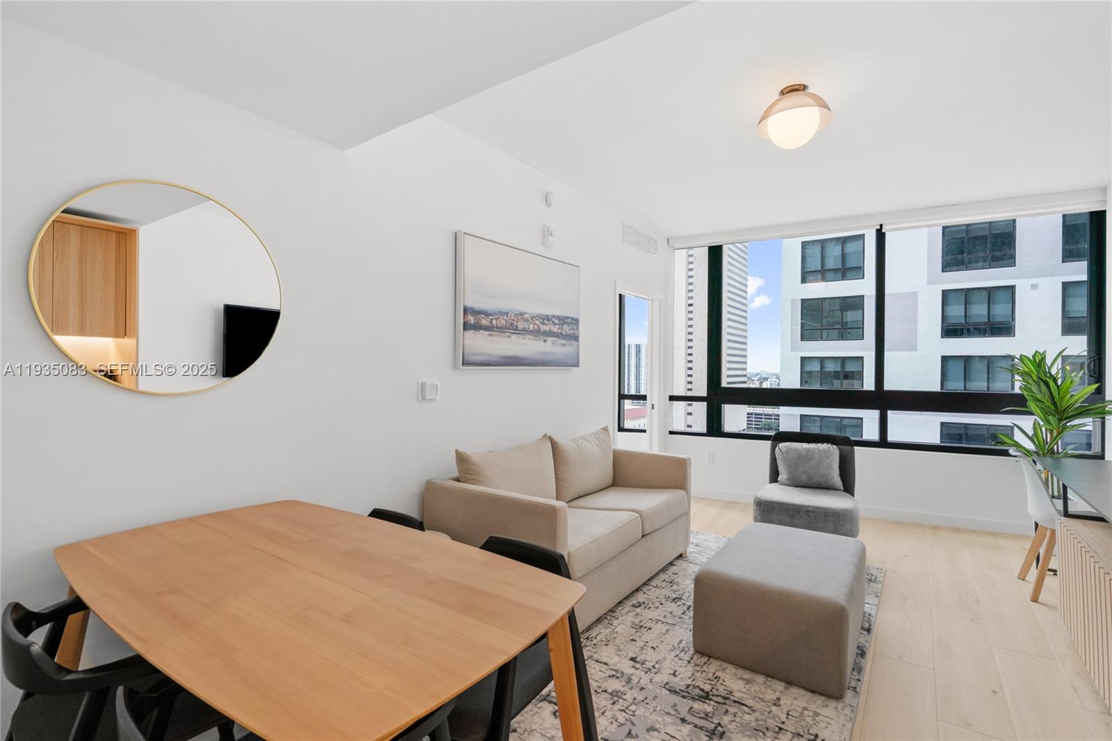 225 N Miami Ave Unit: 2012