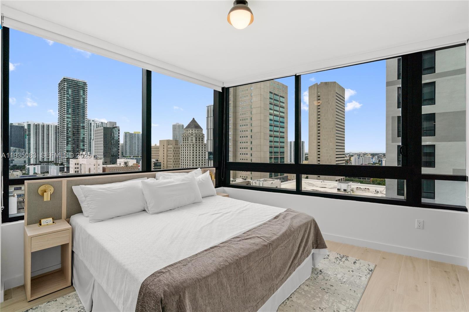 225 N Miami Ave Unit: 2012