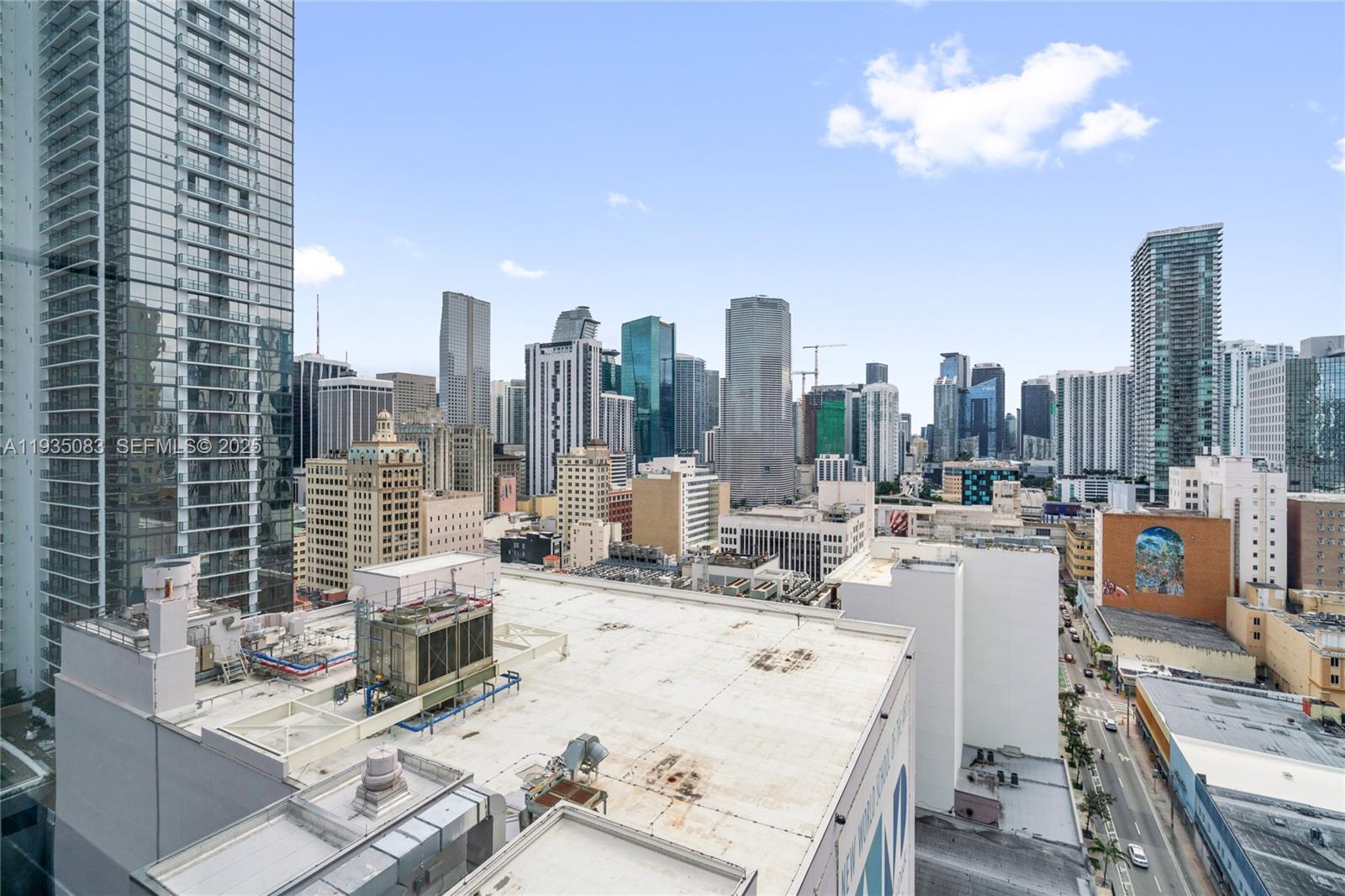 225 N Miami Ave Unit: 2012