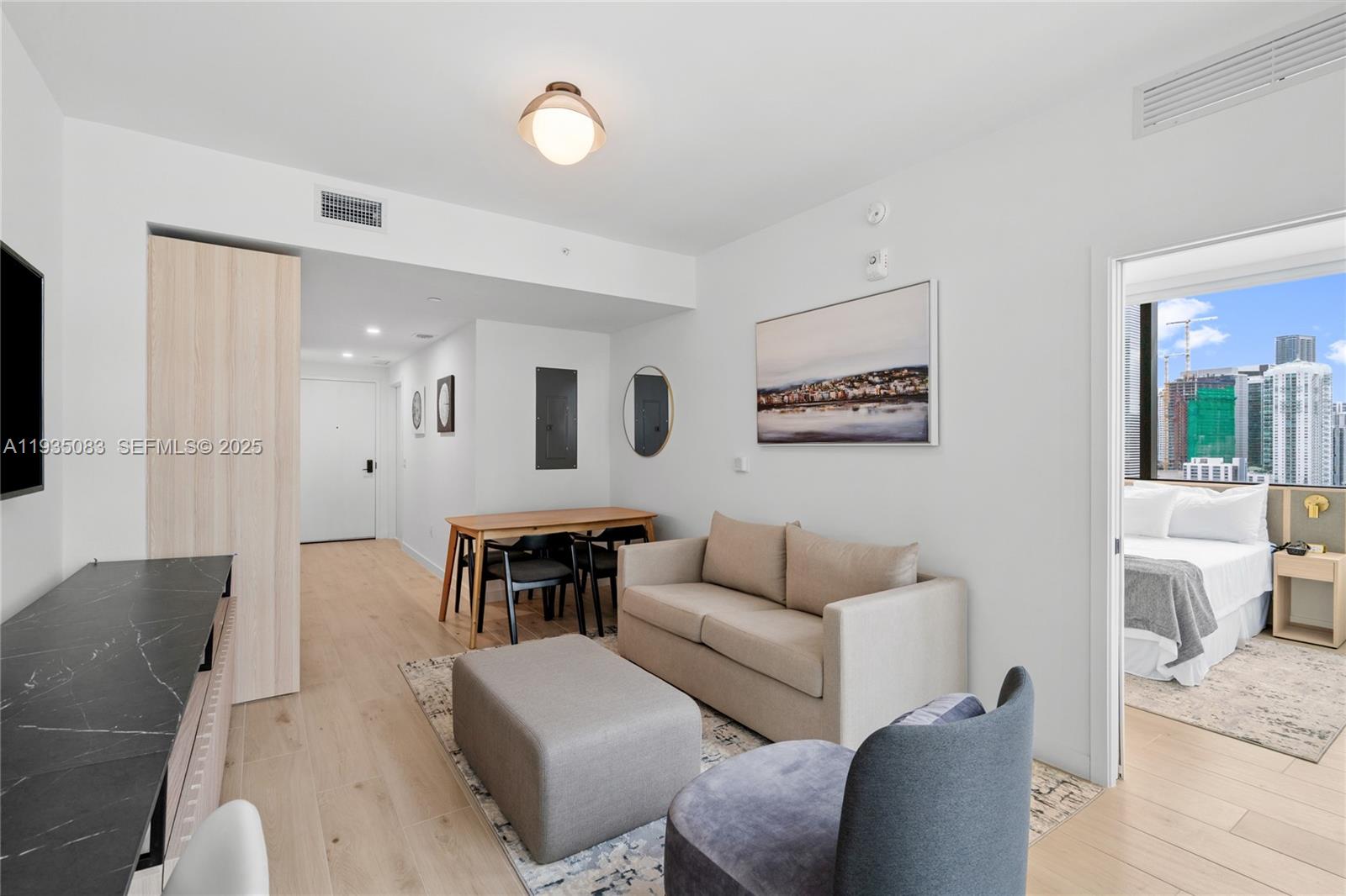 225 N Miami Ave Unit: 2012