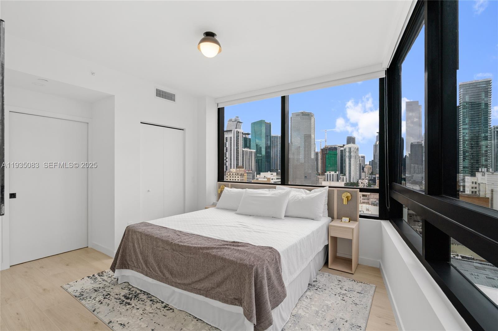 225 N Miami Ave Unit: 2012