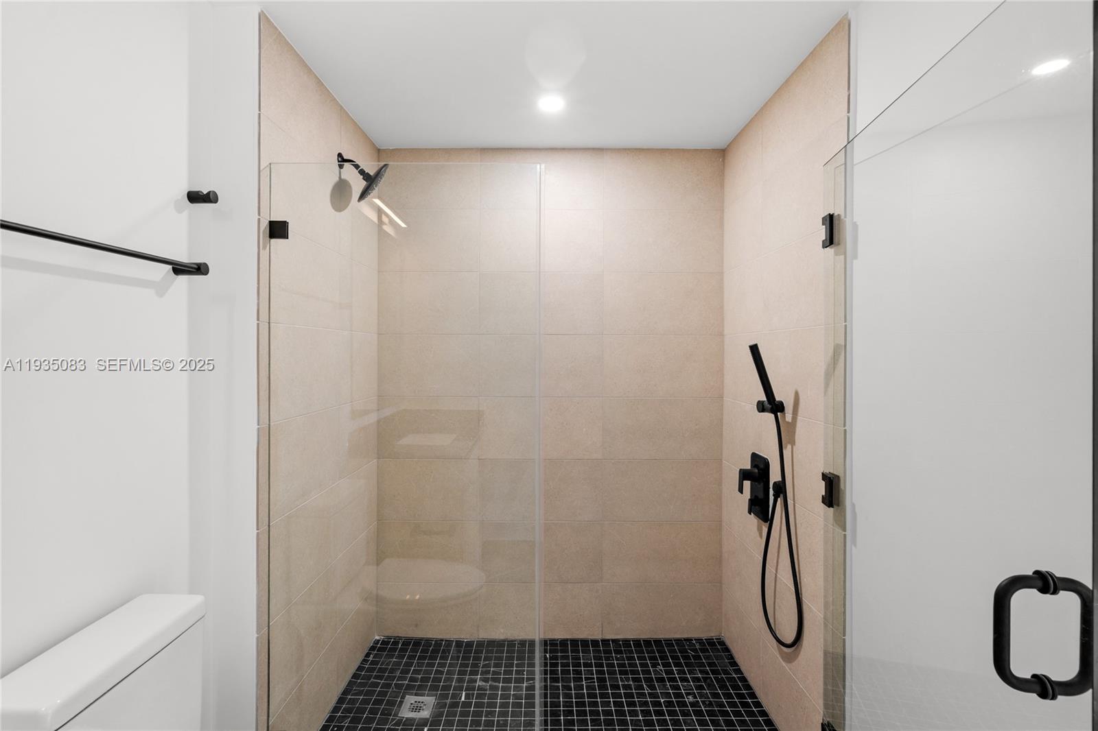 225 N Miami Ave Unit: 2012