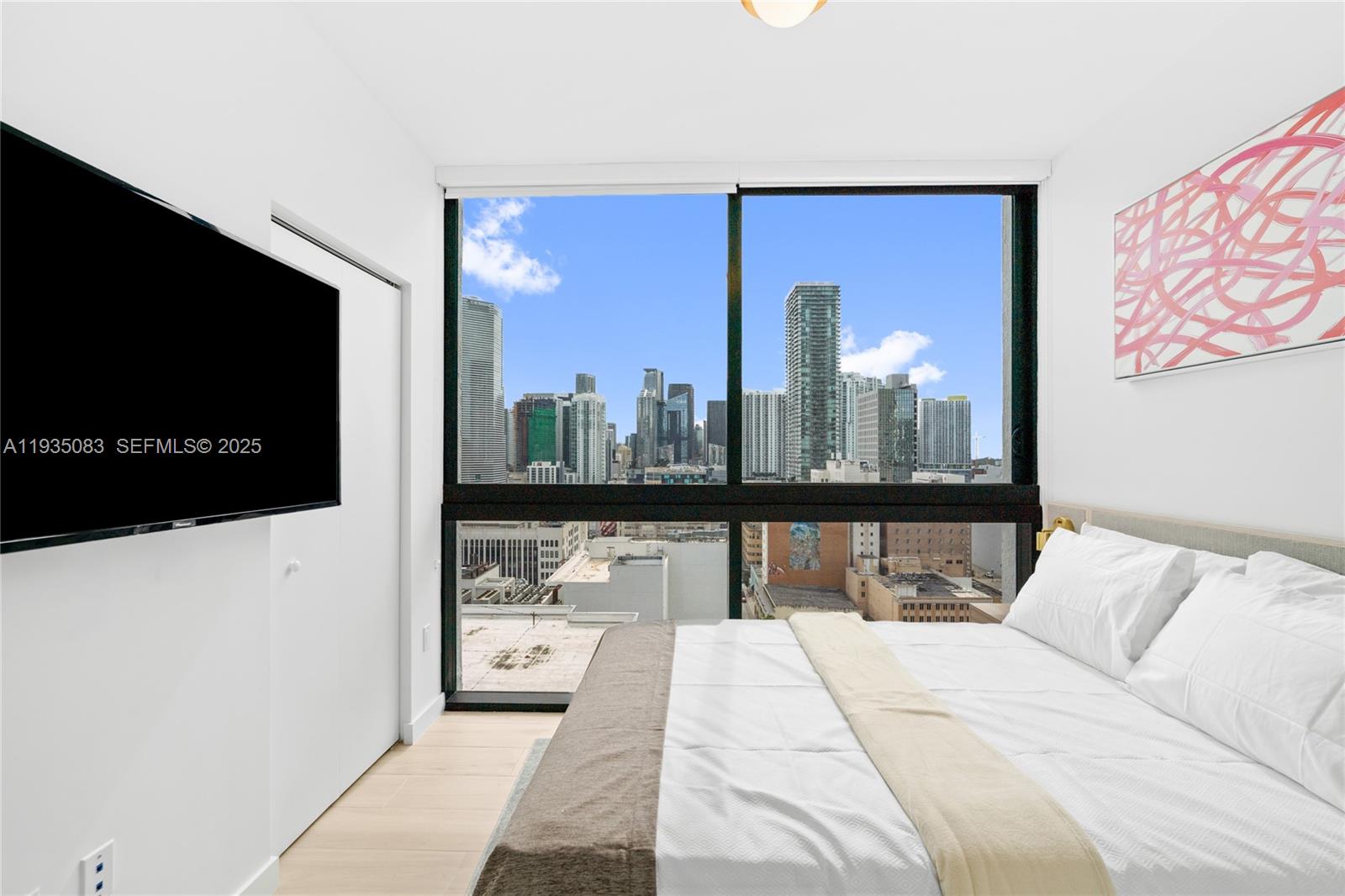 225 N Miami Ave Unit: 2012