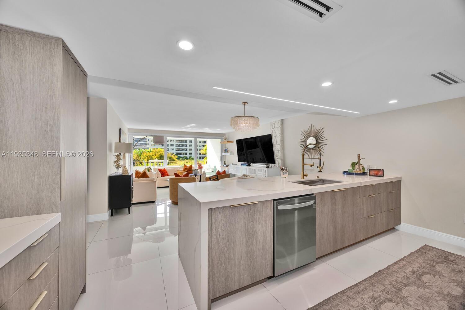 155 Ocean Lane Dr # 413