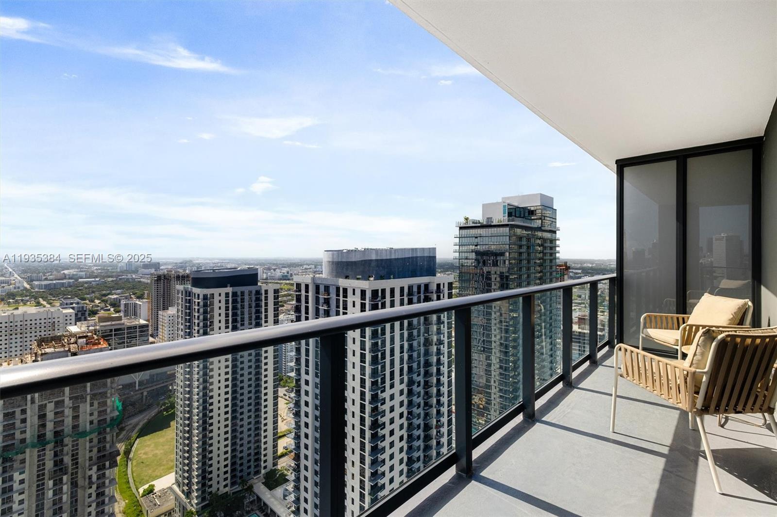 159 NE 6th St # 4305