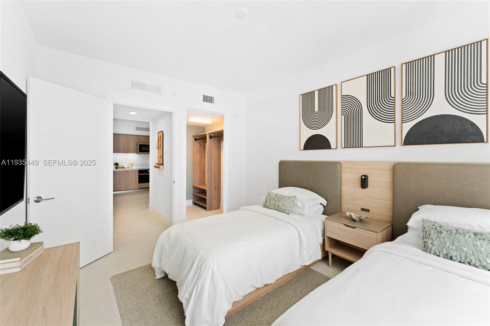 159 NE 6th St # 4415