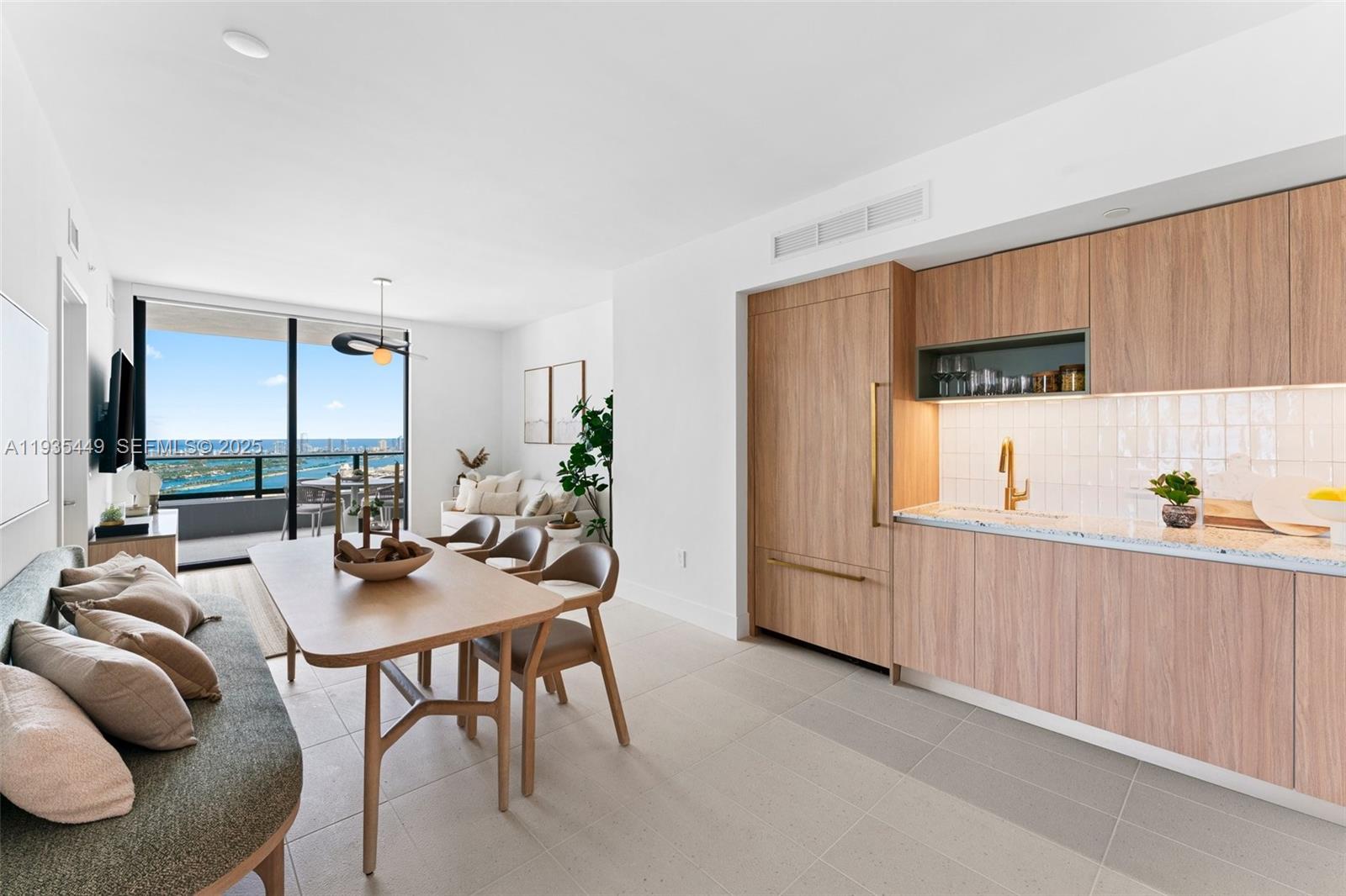 159 NE 6th St # 4415