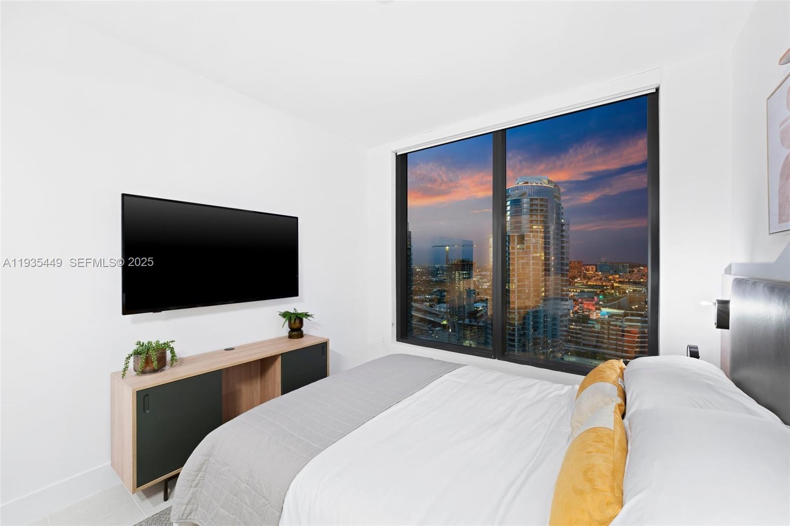 159 NE 6th St # 4415