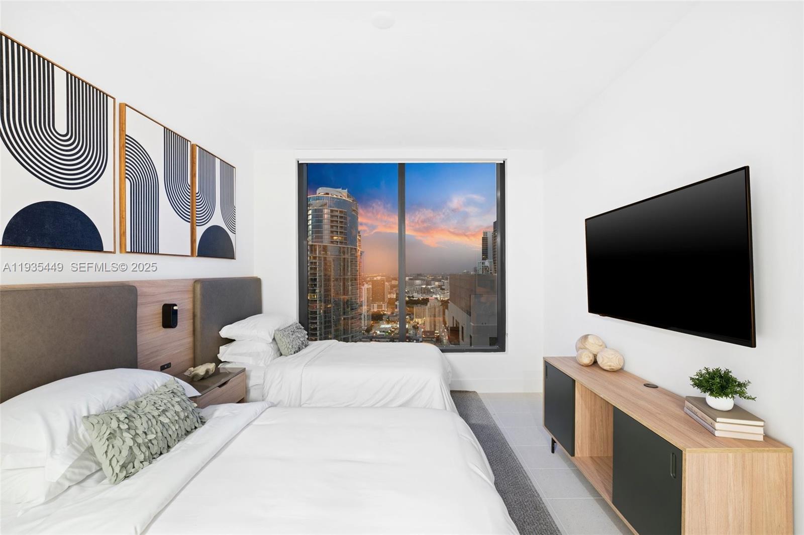 159 NE 6th St # 4415