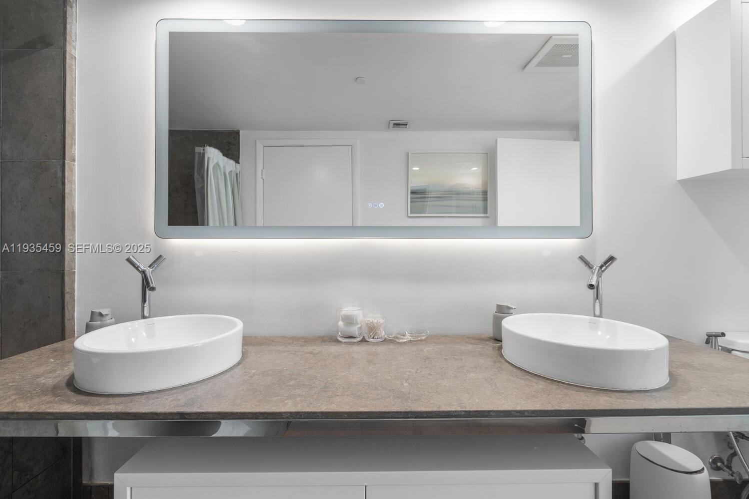 475 Brickell Ave # 3314