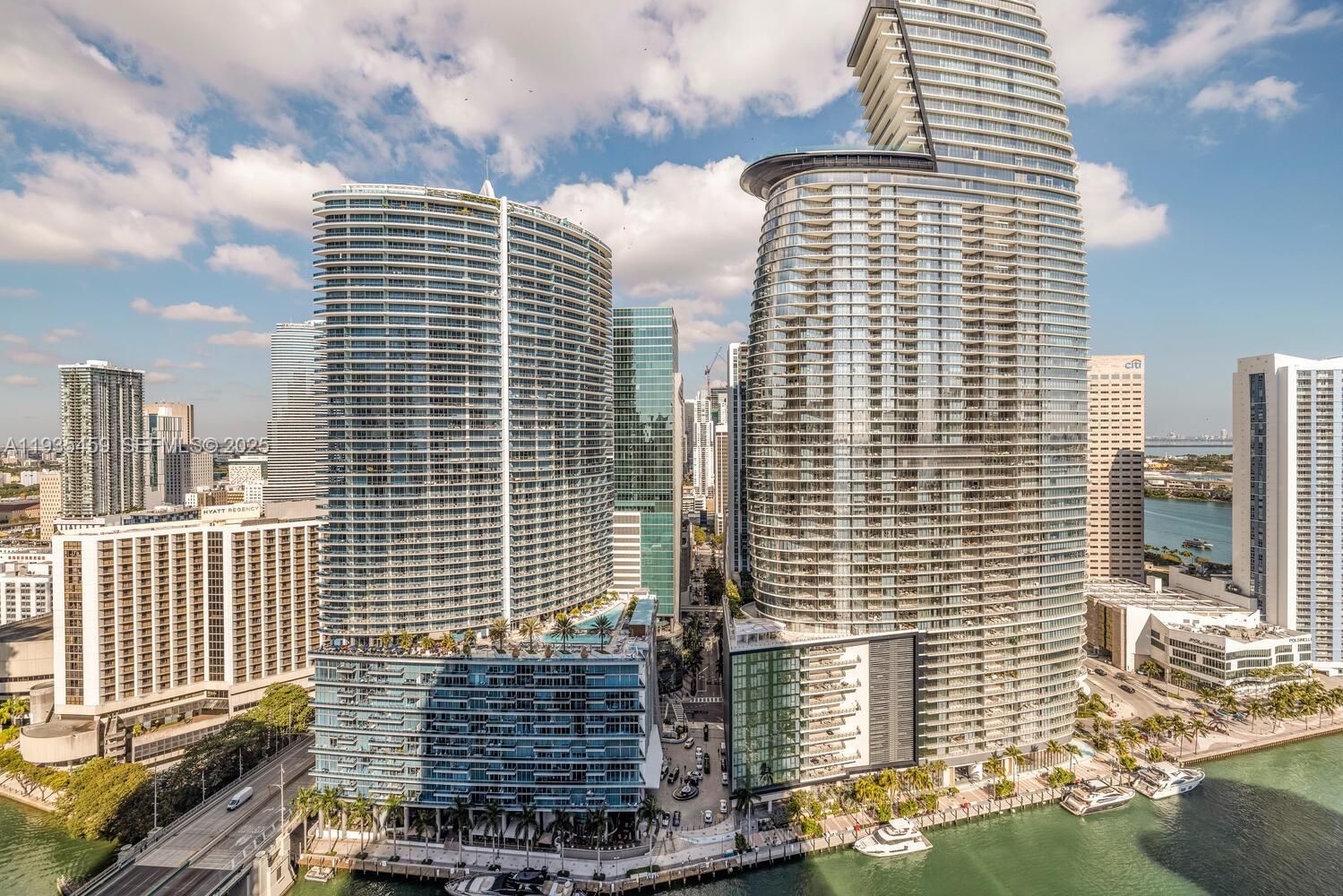 475 Brickell Ave # 3314