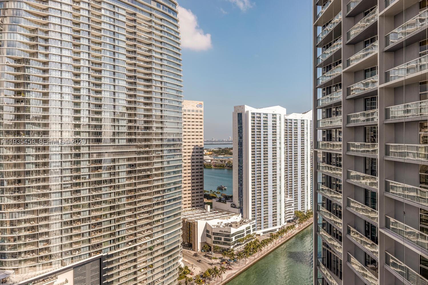 475 Brickell Ave # 3314