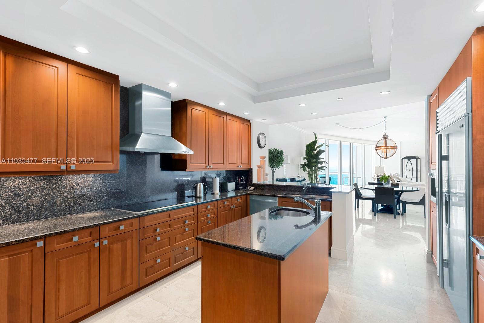 10295 Collins Ave # 803