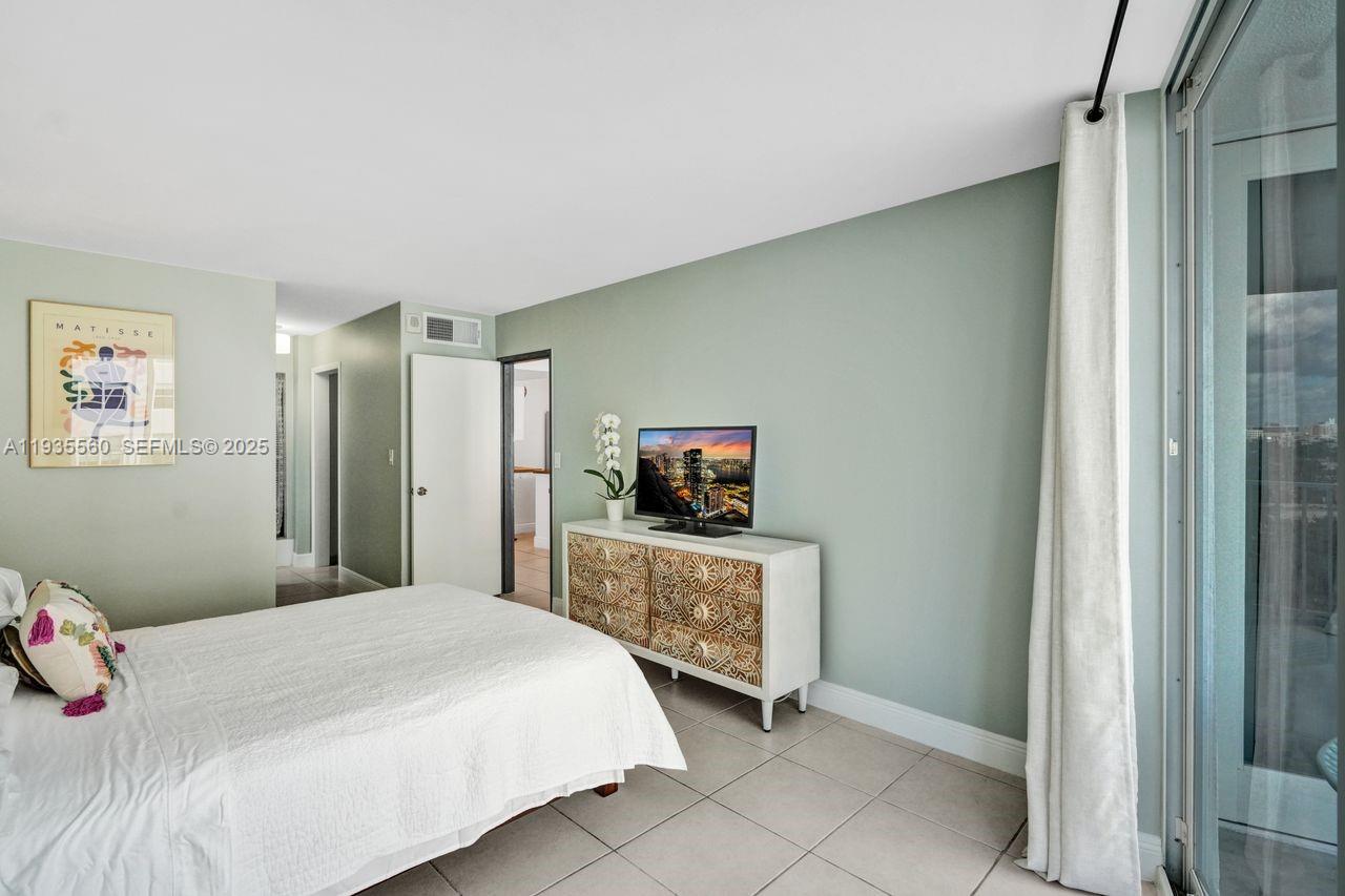 1228 West Ave # 803