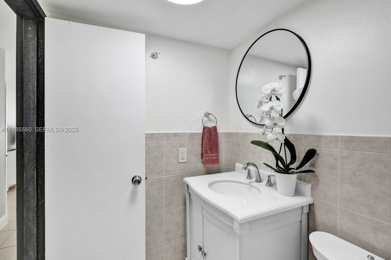 1228 West Ave # 803