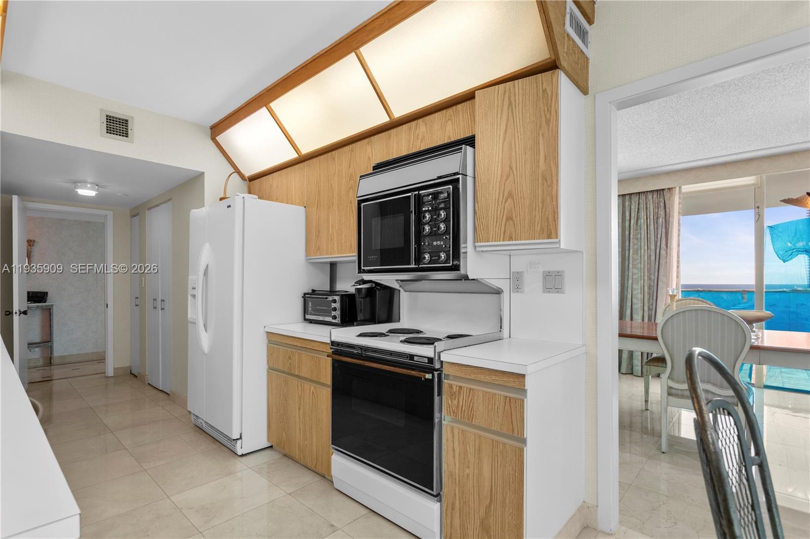 19707 Turnberry Way Unit: 17-E