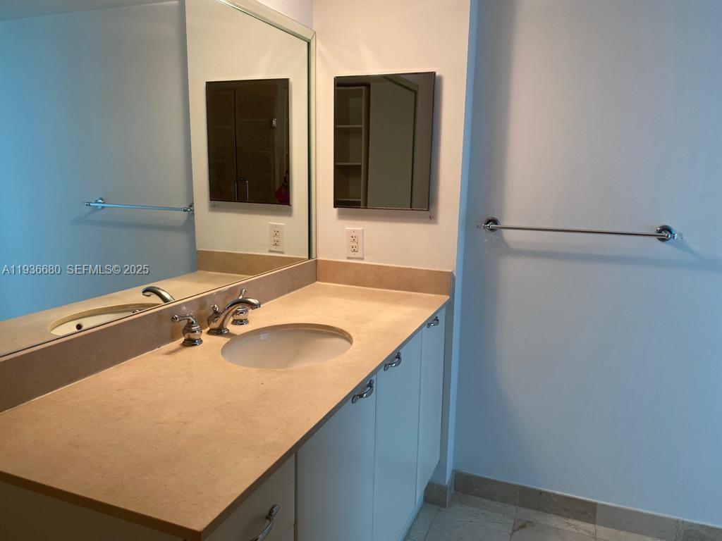 2101 Brickell Ave # 1001