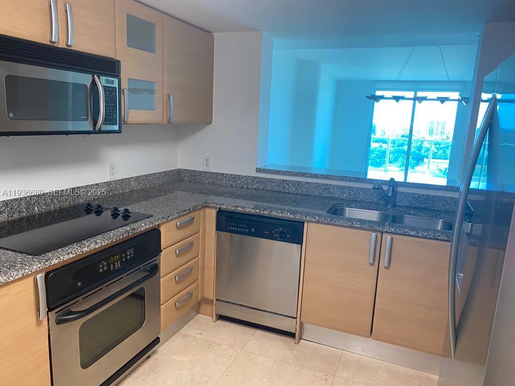 2101 Brickell Ave # 1001