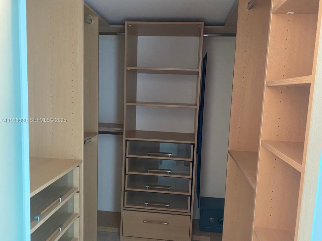 2101 Brickell Ave # 1001