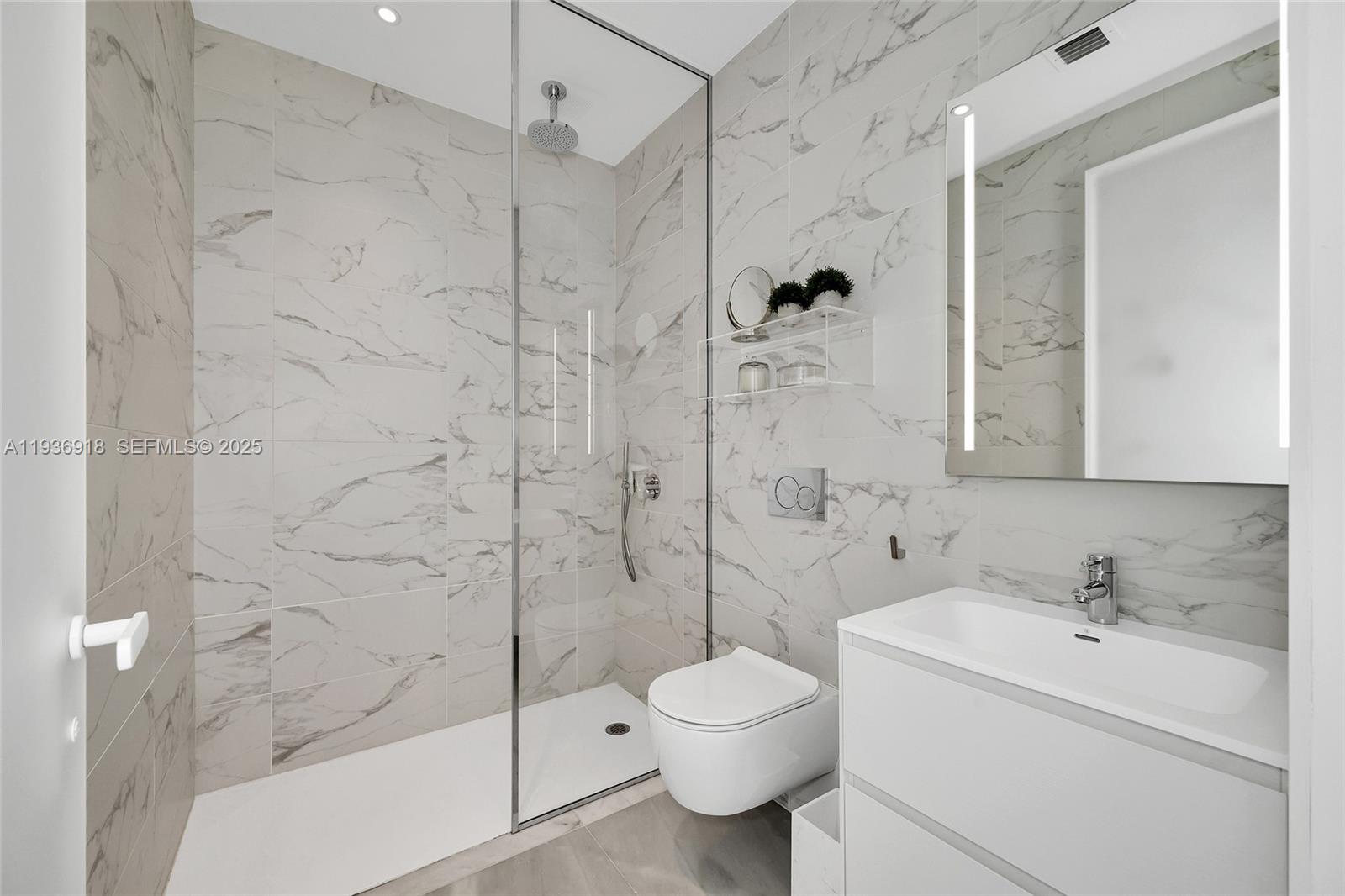 2000 S Ocean Dr # 30B