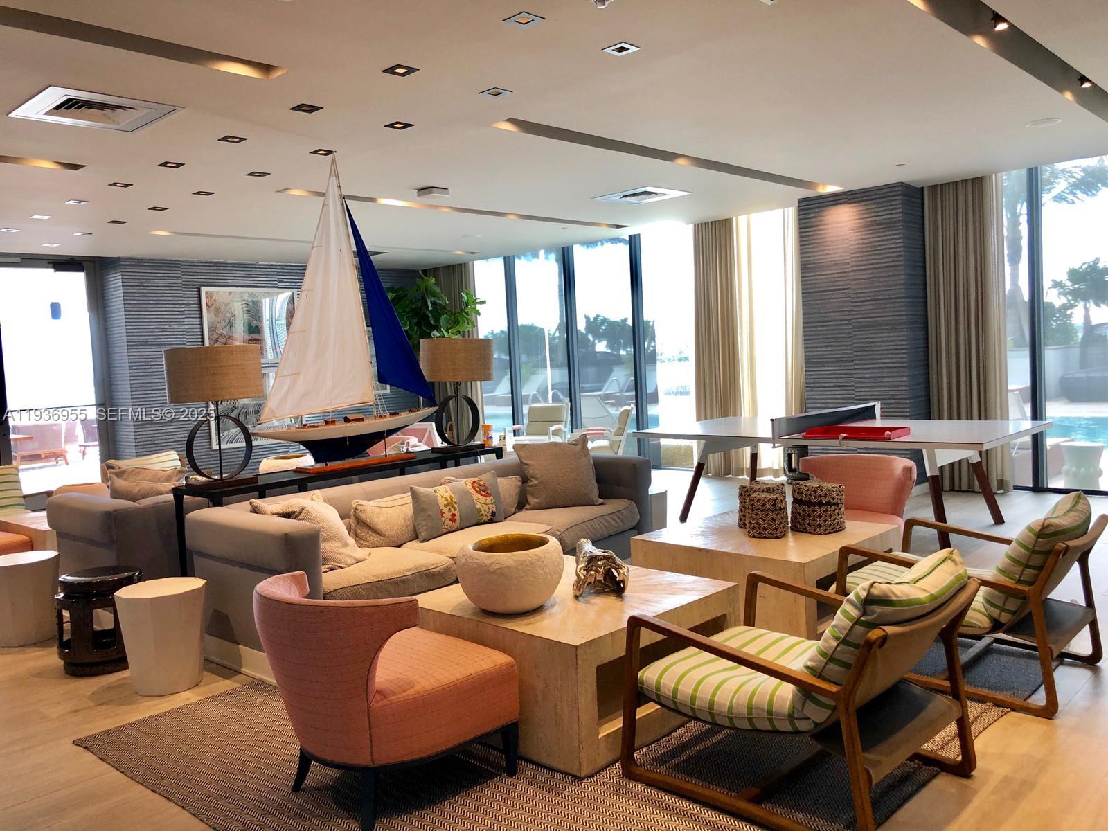 2900 NE 7th Ave # 1402