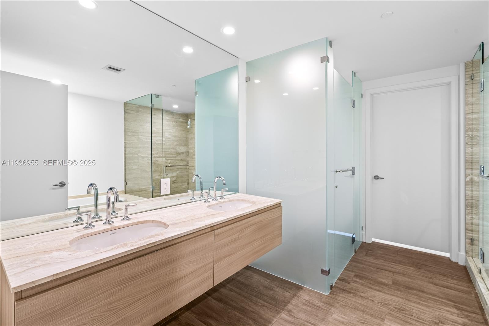 2900 NE 7th Ave # 1402