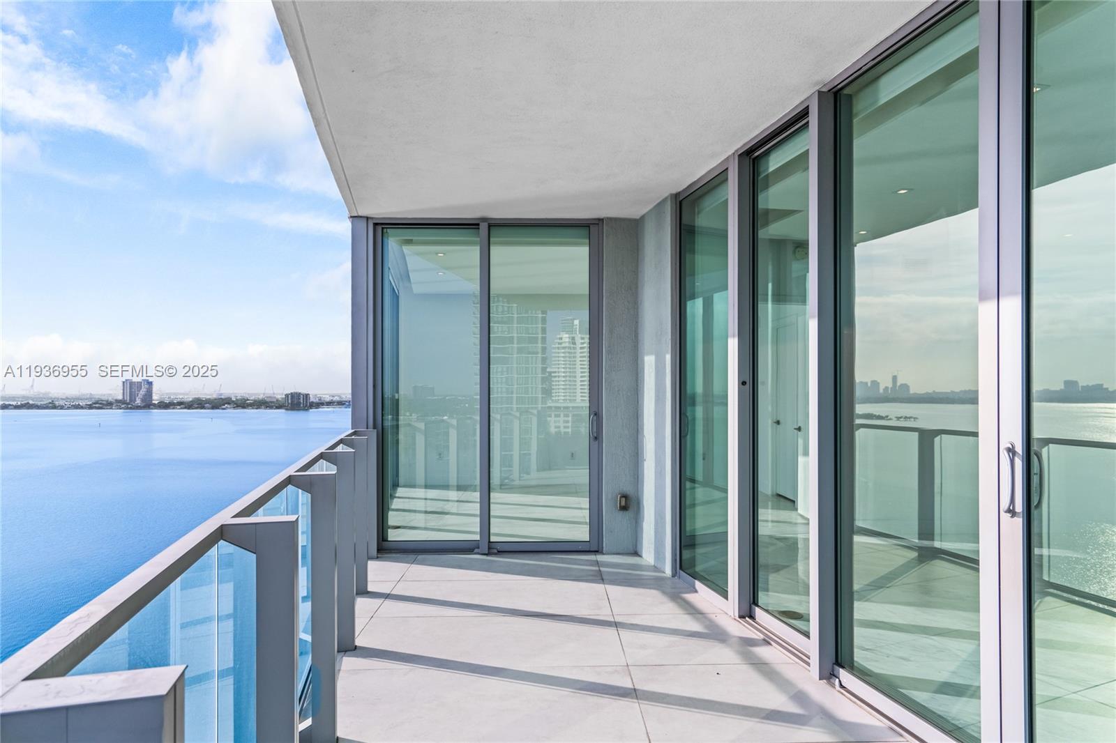 2900 NE 7th Ave # 1402