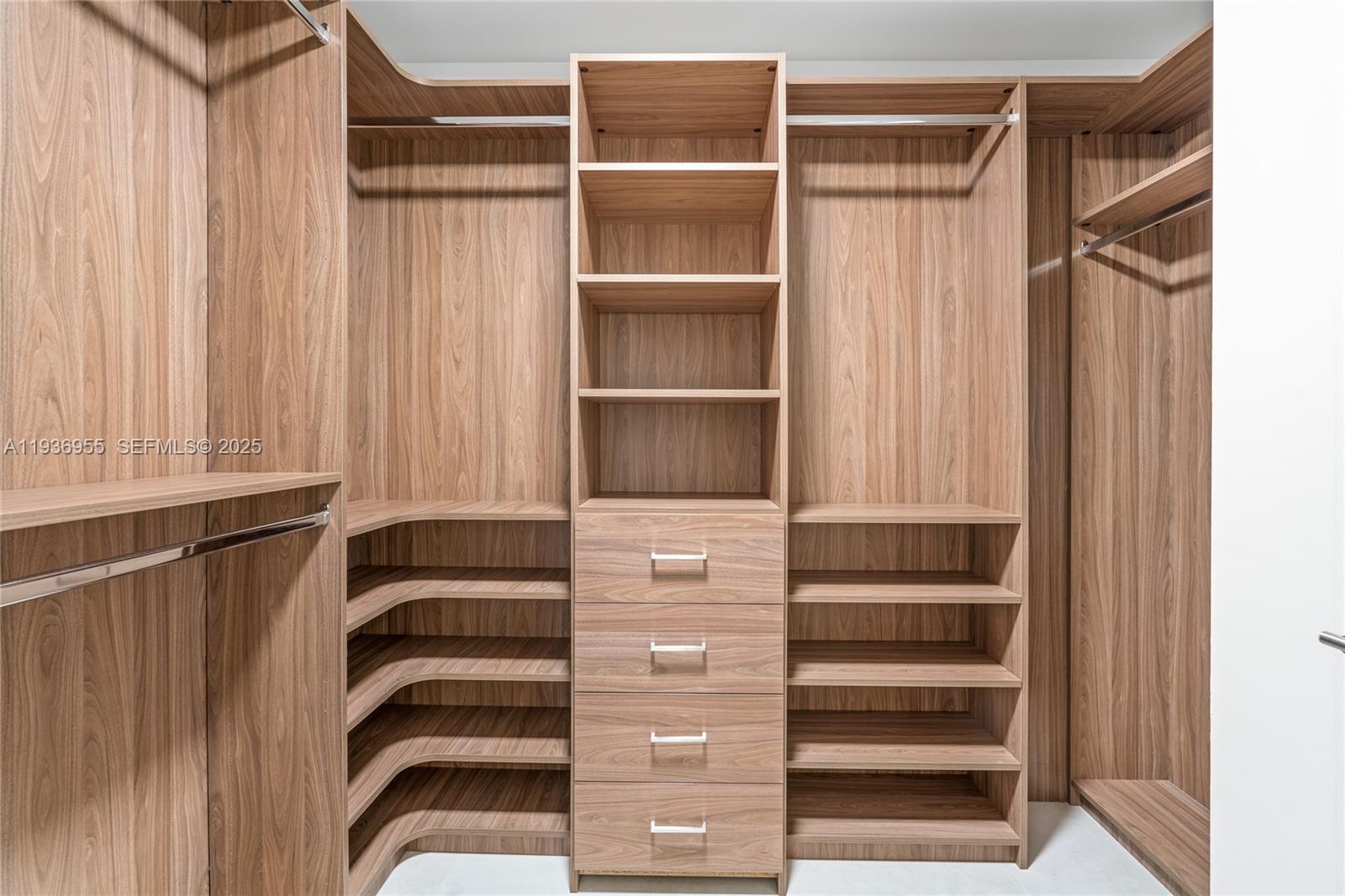 2900 NE 7th Ave # 1402