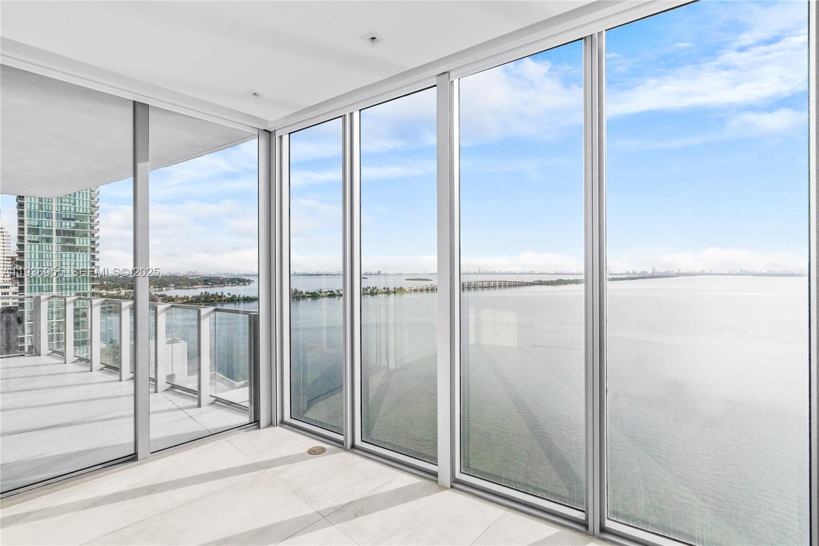 2900 NE 7th Ave # 1402