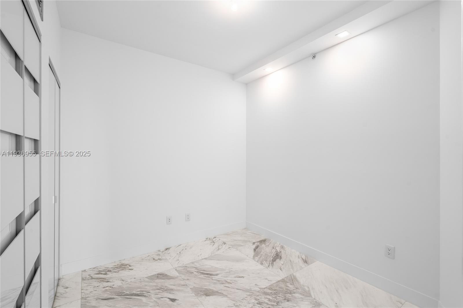 2900 NE 7th Ave # 1402