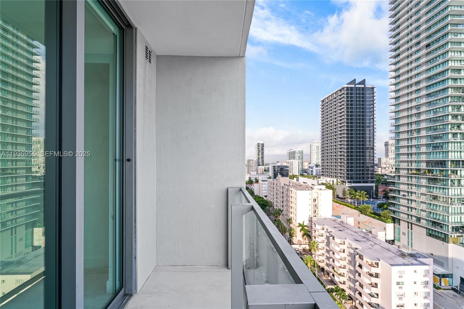 2900 NE 7th Ave # 1402