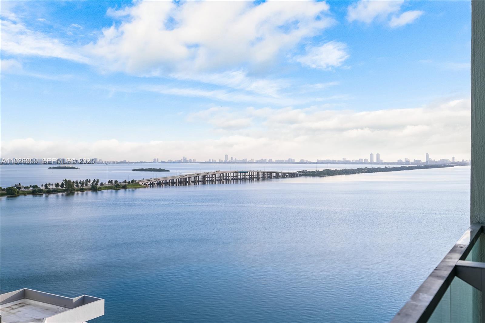 2900 NE 7th Ave # 1402