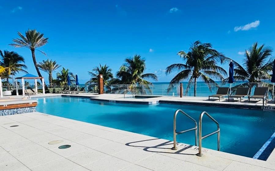 18911 Collins Ave # 2802