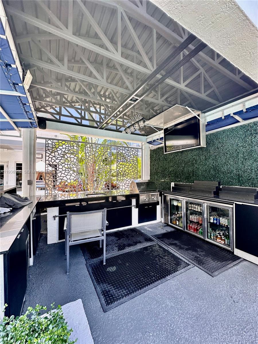 185 SE 14th Ter # 904