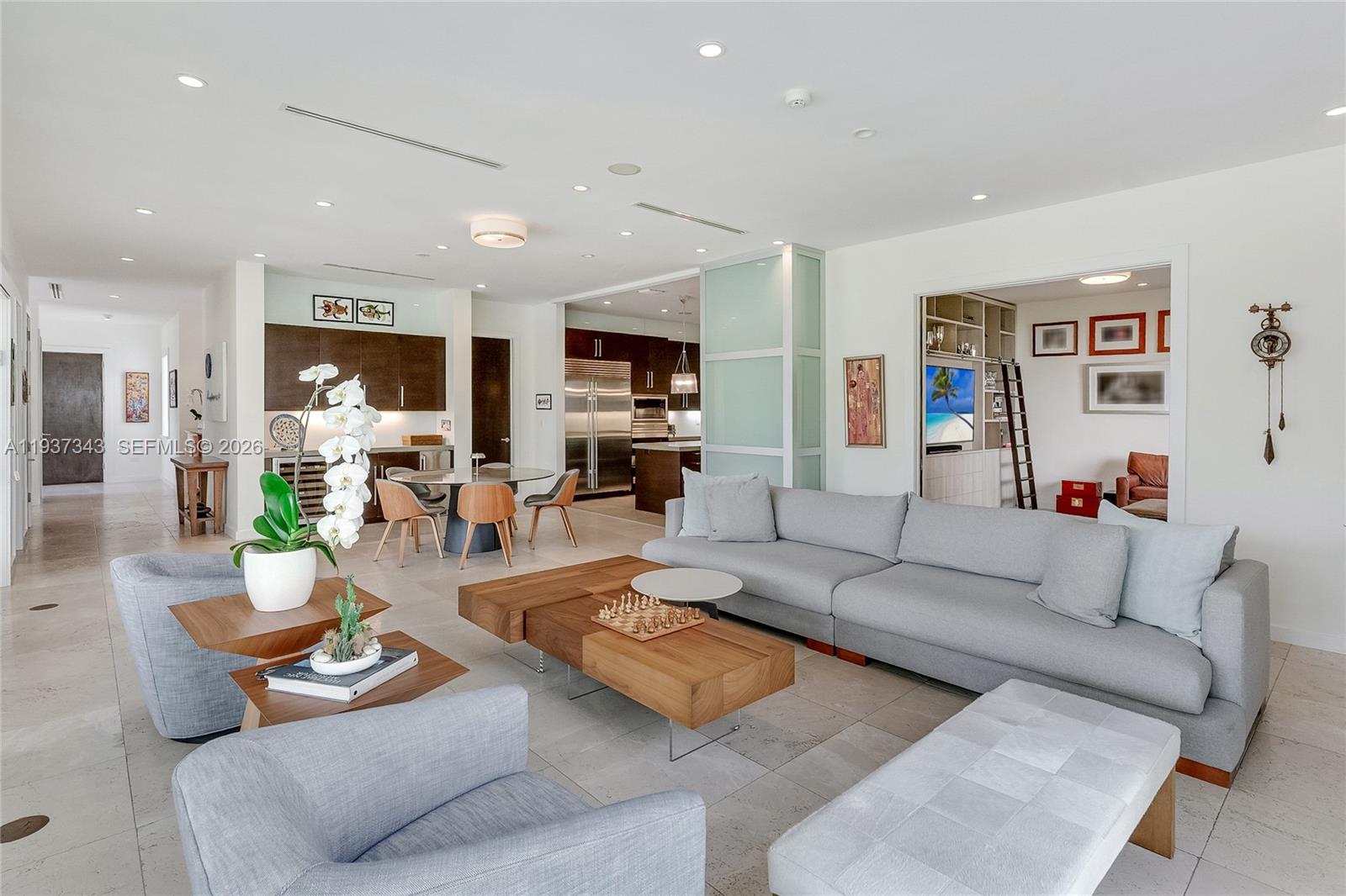 3835 Carole Ct